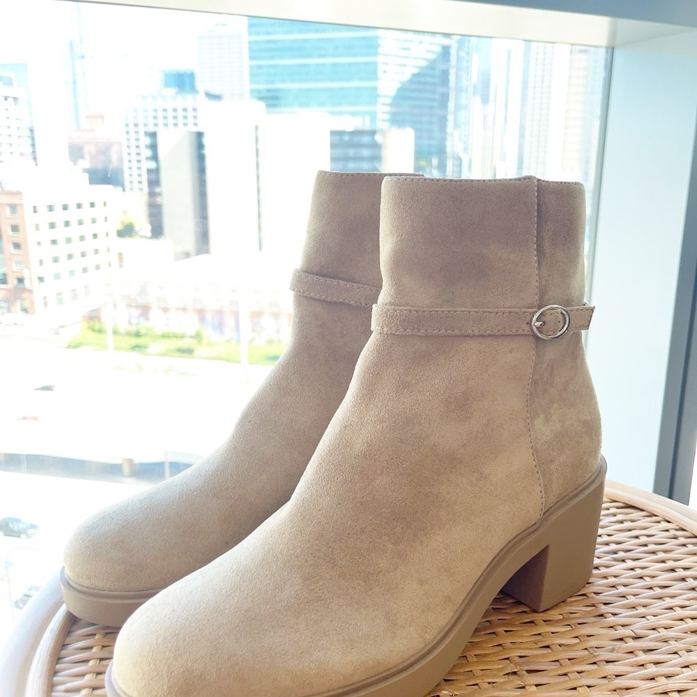 Anne Klein Fenix Suede Chunky Platform Y2K Tall Ankle Boot Block Heel Size 9.5